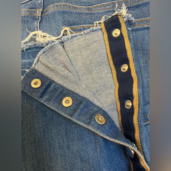 Veronica Beard Carolyn Baby Boot Jeans 10” High Rise Fray Ankle Women’s Size 27 - Picture 5 of 8